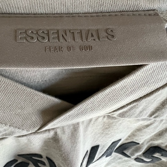 Fear of God Essentials Women's Football 77 T-shirt Wheat L - Picture 13 of 15